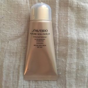 Shiseido future solution universal defense
